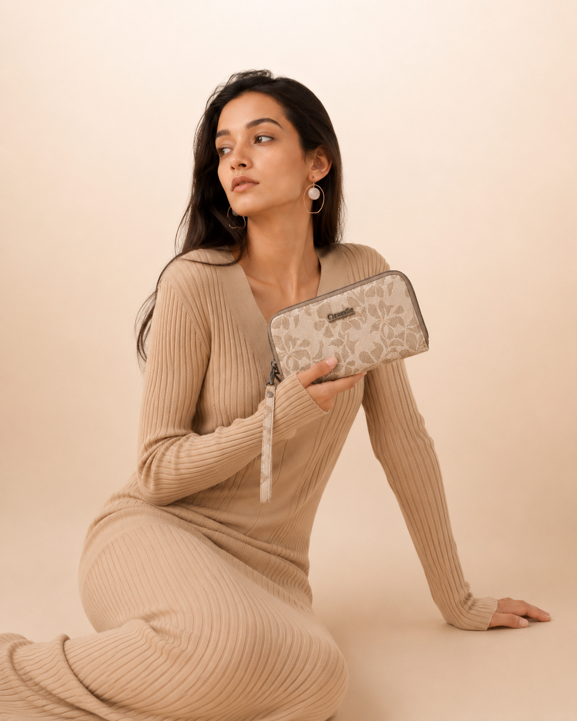 #Color_Beige