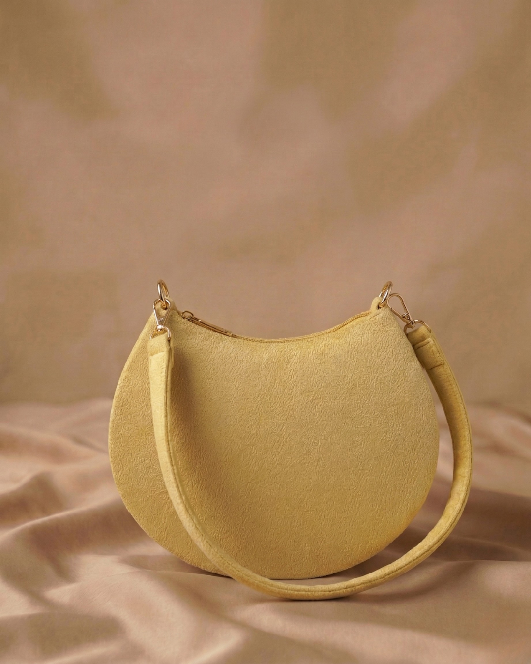 #Color_Gold