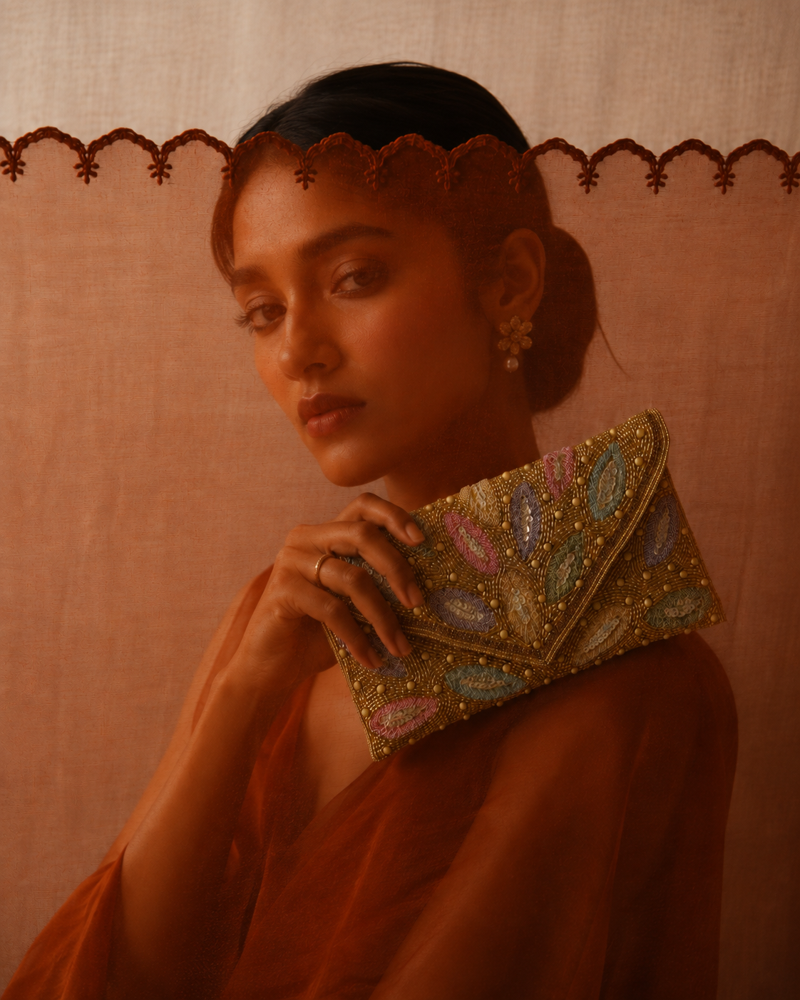 #Color_Gold